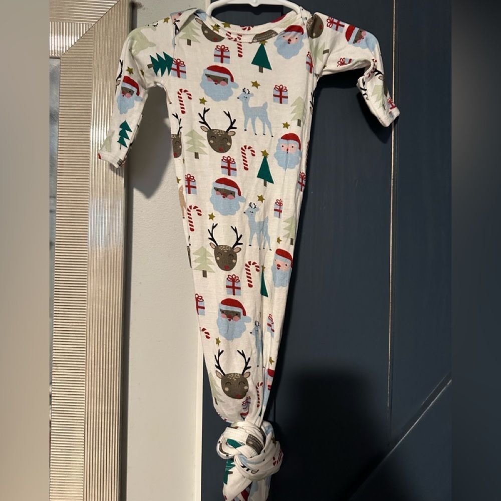 Emerson and Friends knotted gown/swaddle - new with bag.